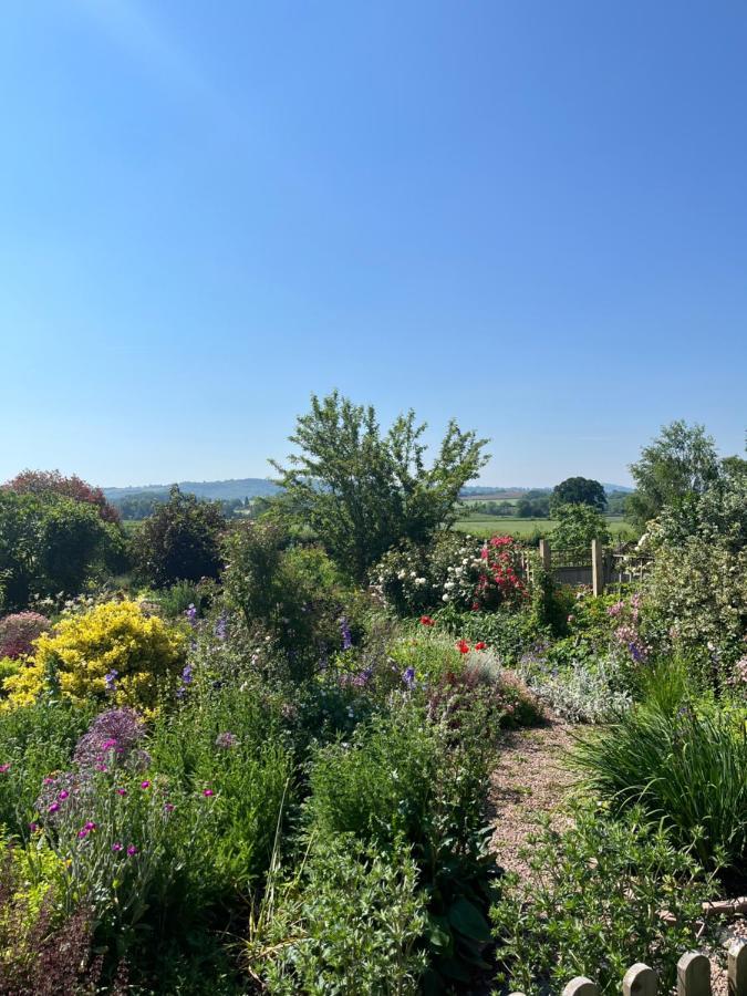 Cwm Lodge, An Idyllic Retreat In The Heart Of Herefordshire! 외부 사진